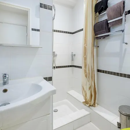 Pour 3 A Appartement